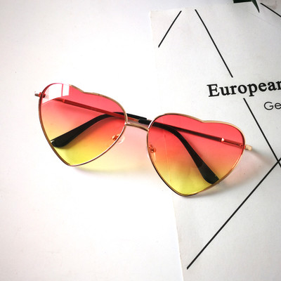 Γυναικεία γυαλιά σε σχήμα καρδιάς σε διαφορετικά χρώματα