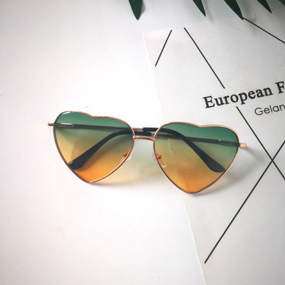 Γυναικεία γυαλιά σε σχήμα καρδιάς σε διαφορετικά χρώματα