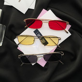 Ochelari de soare in diferite culori