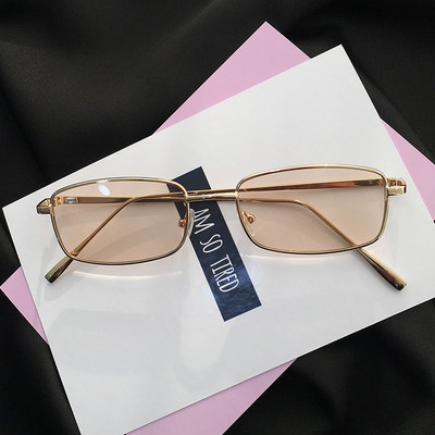 Ochelari de soare in diferite culori