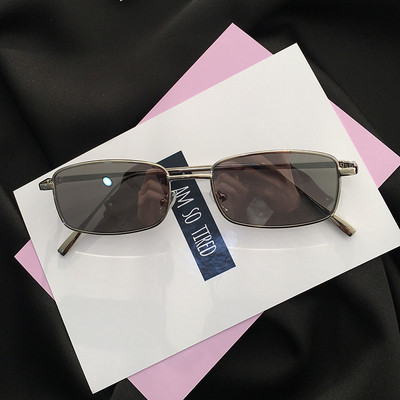 Ochelari de soare in diferite culori