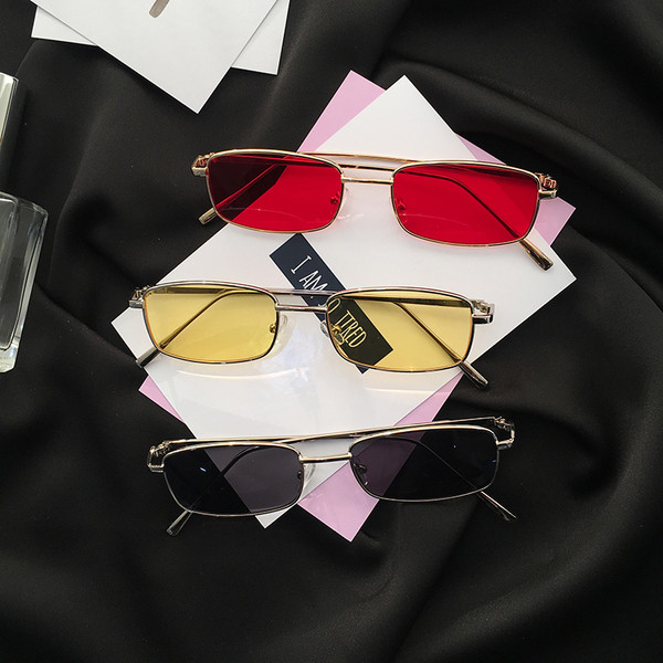 Ochelari de soare in diferite culori