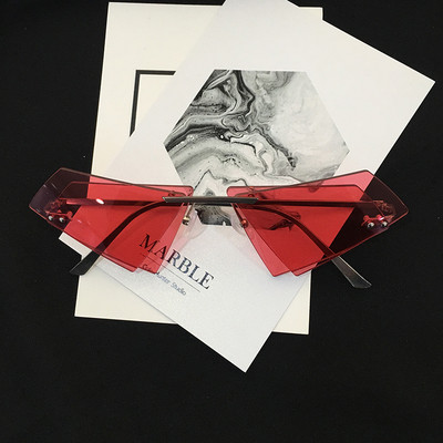 Дамски слънчеви очила в екстравагантна форма