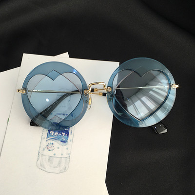 Ochelari de soare rotunzi moderni pentru femei