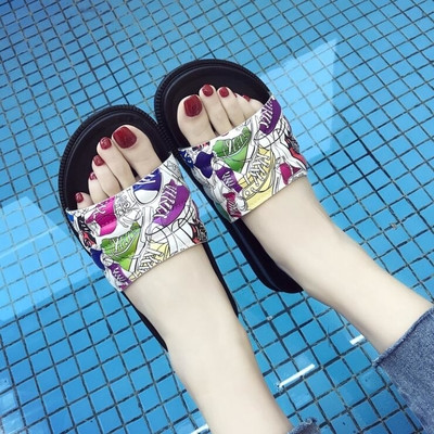 Papuci casual pentru barbati si femei potriviti pentru plaja in diferite culori