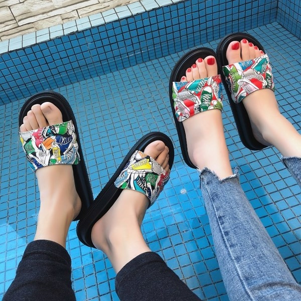 Papuci casual pentru barbati si femei potriviti pentru plaja in diferite culori