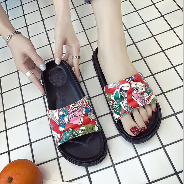 Papuci casual pentru barbati si femei potriviti pentru plaja in diferite culori