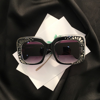 Ochelari de soare de dama in forma patrata cu decor