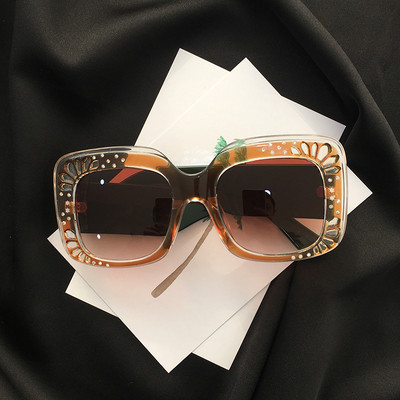 Ochelari de soare de dama in forma patrata cu decor