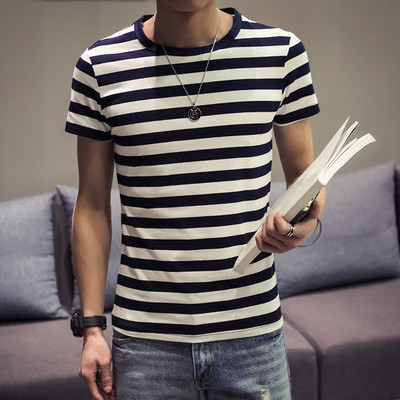 Tricou bărbătesc cu dungi în trei culori