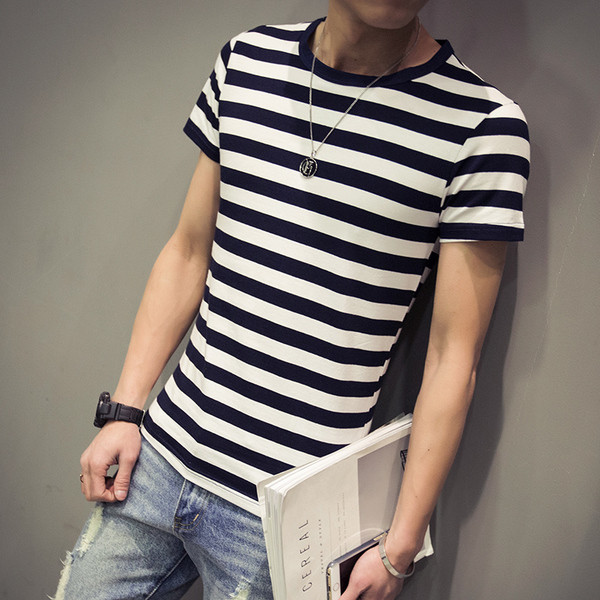 Tricou bărbătesc cu dungi în trei culori