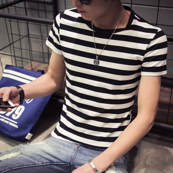 Tricou bărbătesc cu dungi în trei culori