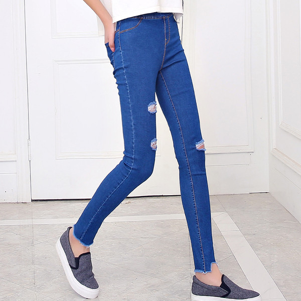 Дамски клин от деним в различни цветове