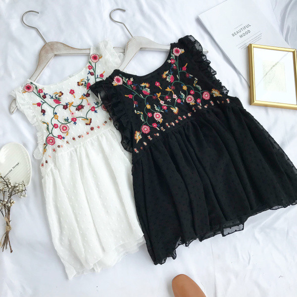 Maieu elegant de damă, cu broderie alb-negru