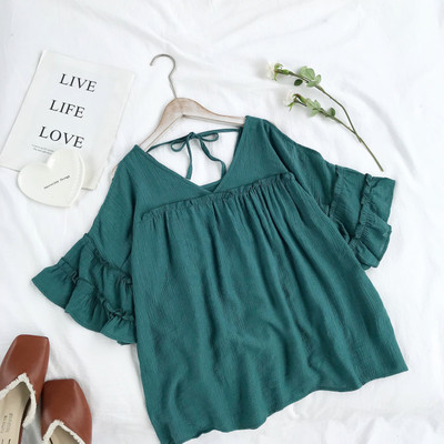 Γυναικεία μπλούζα σε δύο χρώματα με ντεκολτέ σε σχήμα V