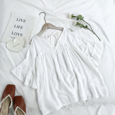 Γυναικεία μπλούζα σε δύο χρώματα με ντεκολτέ σε σχήμα V