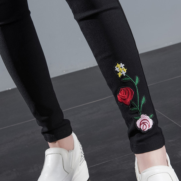 Jambiere de dama moderni in negru cu broderie