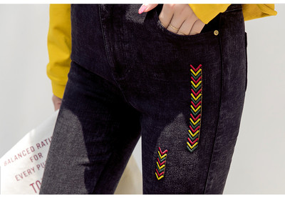 Καθημερινό γυναικείο κολάνμε ψηλή μέση και κεντήματα σε τέσσερα μοντέλα