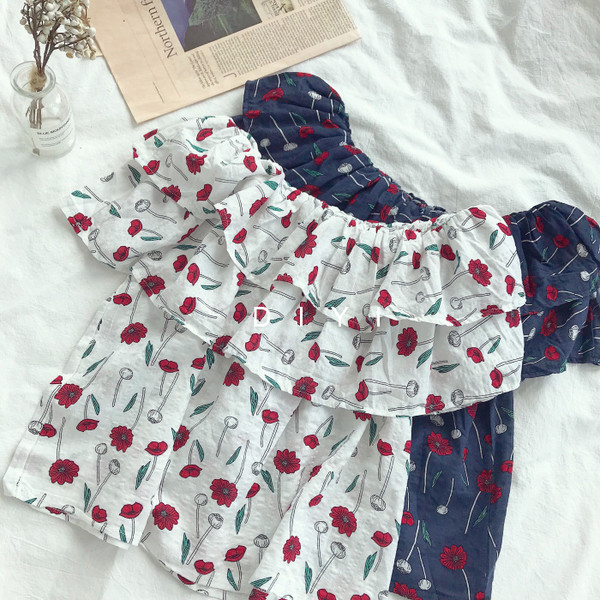 Καλοκαιρινή γυναικεία μπλούζα με πεσμένους ώμους σε μωβ μοτίβα