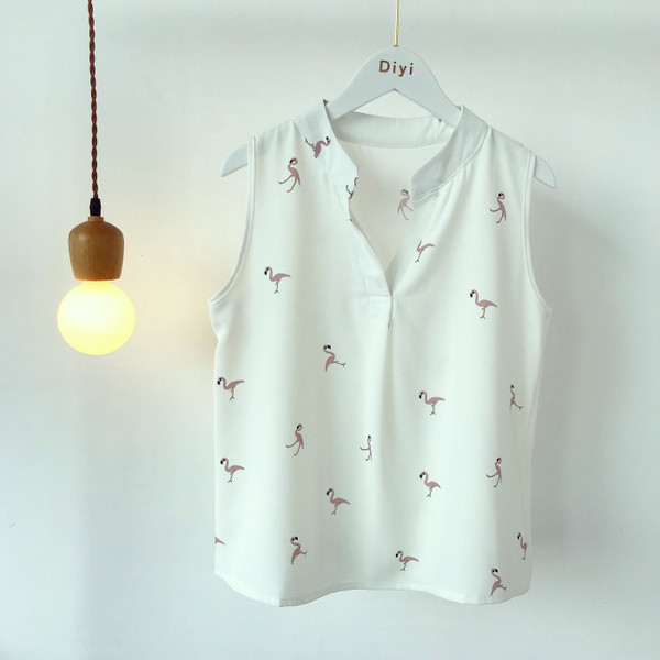 Porno modern pentru femei cu decolteu în V și imprimeu