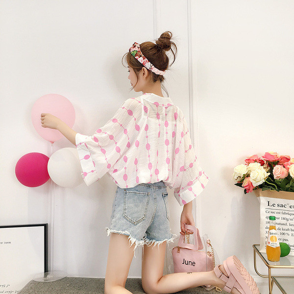 Cămașă modernă de damă cu mâneci largi și decolteu în V