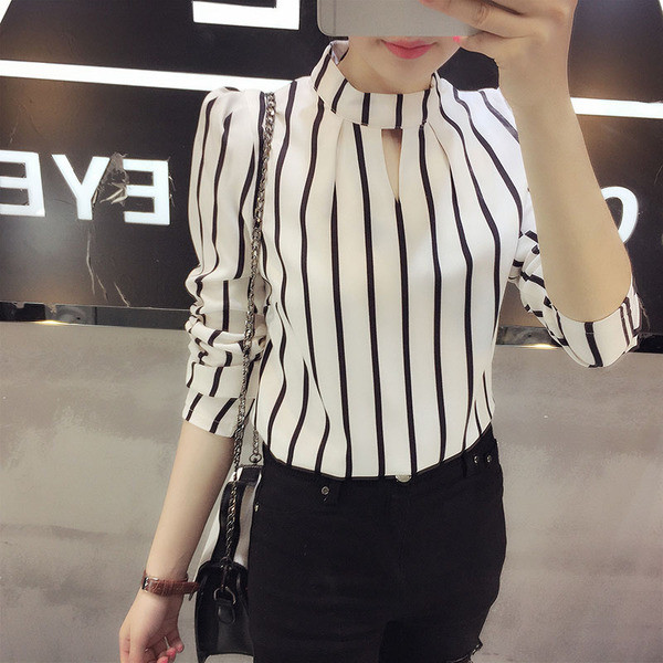 Модерна дамска раирана риза 