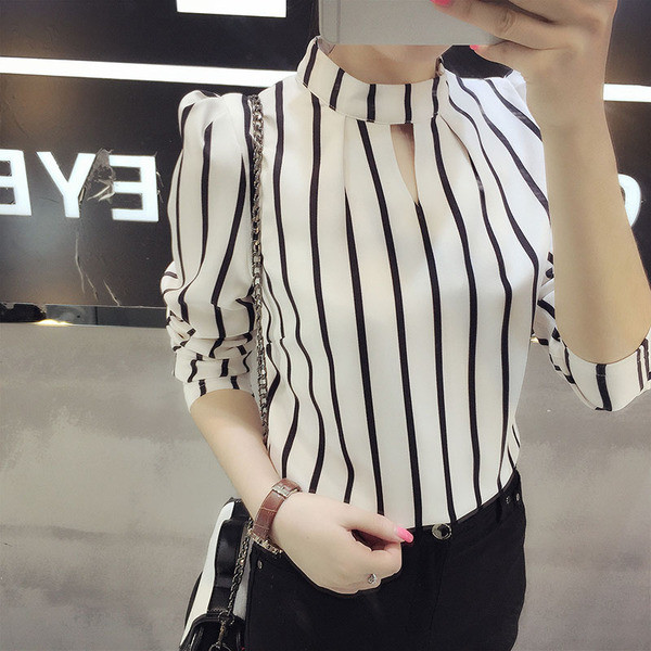 Модерна дамска раирана риза 