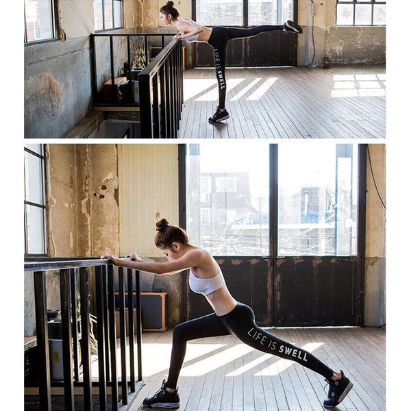 Спортен дамски клин със стандартна талия в черен цвят с надпис