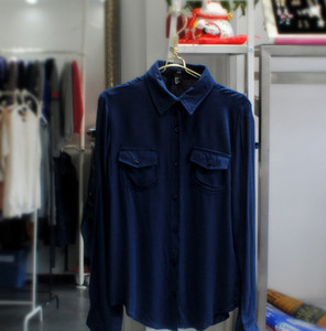 Cămașă elegantă de damă în mai multe culori cu buzunare decorate