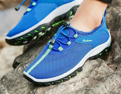 Ανδρικά αθλητικά πάνινα παπούτσια με κορδόνια και δίχτυ