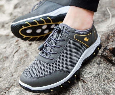 Ανδρικά αθλητικά πάνινα παπούτσια με κορδόνια και δίχτυ