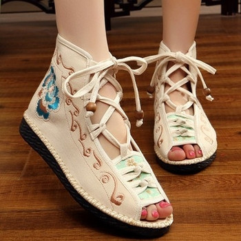Интересни дамски модерни сандали в различни цветове и модели