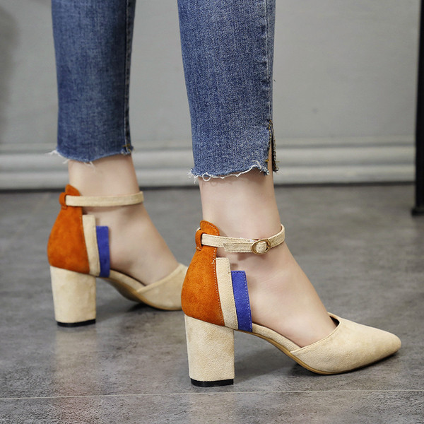 Sandale de dama model ascutit cu toc mic in negru si crem