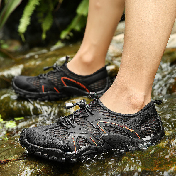 Мъжки спортни обувки с груба подметка и елементи от Еко кожа 