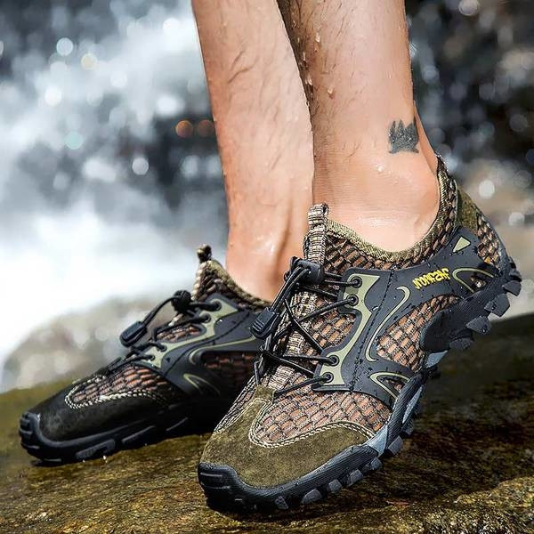 Мъжки спортни обувки с груба подметка и елементи от Еко кожа 