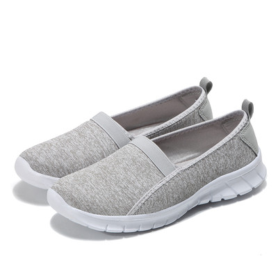 Adidasi de dama model rotunjit potriviti pentru utilizarea de zi cu zi