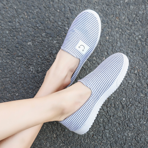 Tenisi dama cu dungi in culori deschise