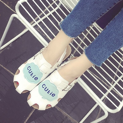 Sandale de damă interesante în diferite modele și culori