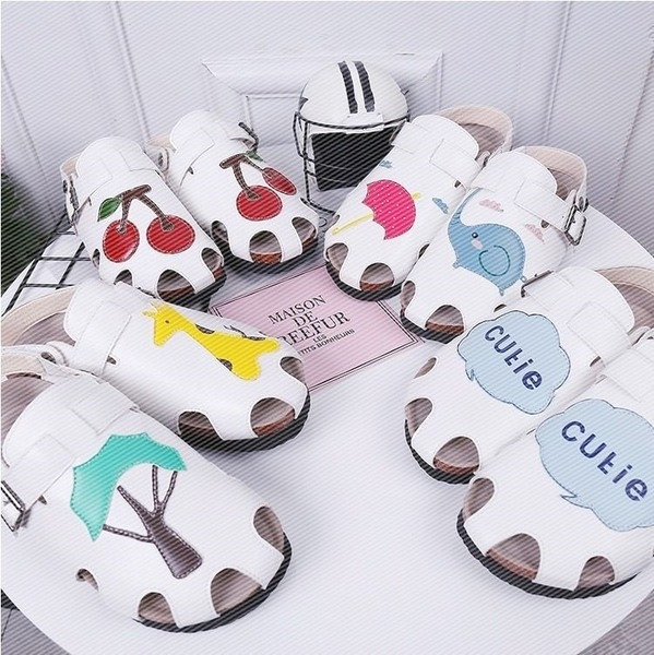 Sandale de damă interesante în diferite modele și culori