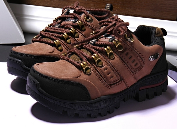 Pantofi de drumeție de damă în trei culori