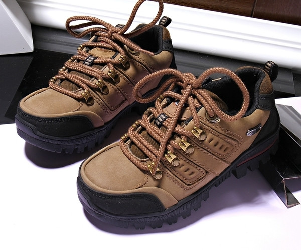 Pantofi de drumeție de damă în trei culori