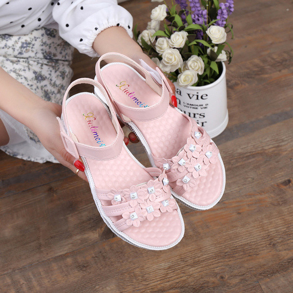 Дамски ежедневни сандали с флорални мотиви в няколко цвята