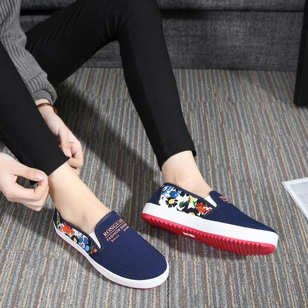 Adidași casual damă cu decor floral și inscripție