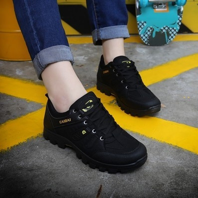 Мъжки спортни обувки подходящи за планина 