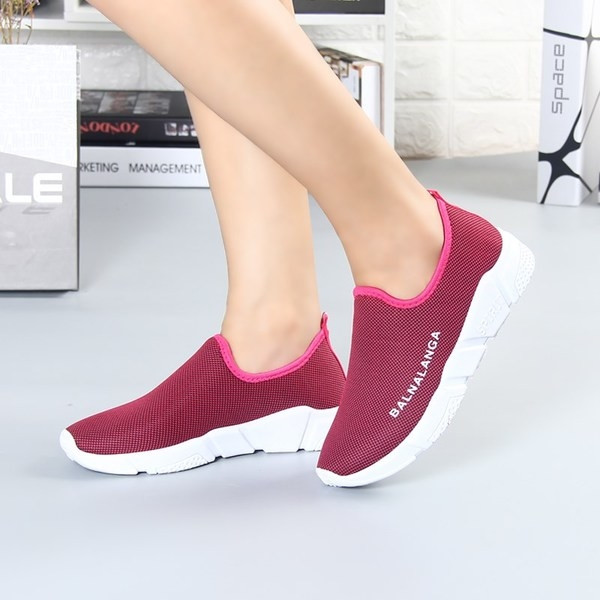 Tenisi dama curati in doua modele