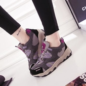 Леки дамски туристически обувки в три цвята