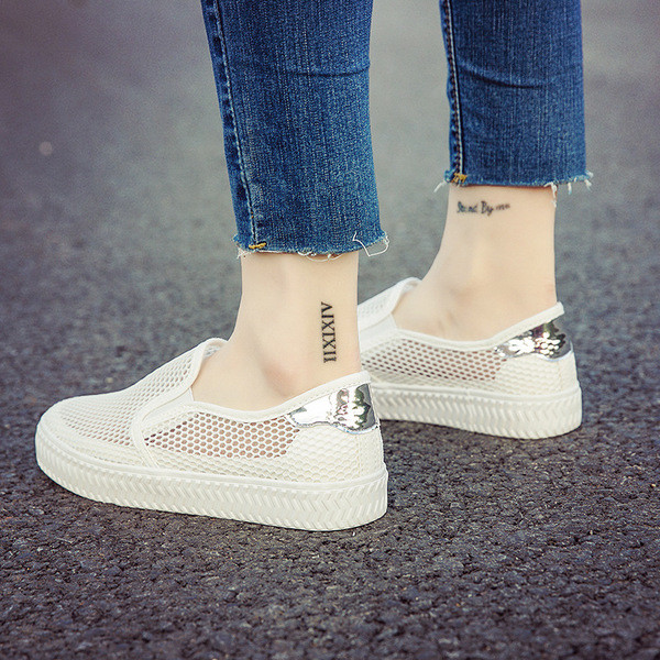 Δερμάτινα πάνινα παπούτσια με μεταλλική διακόσμηση