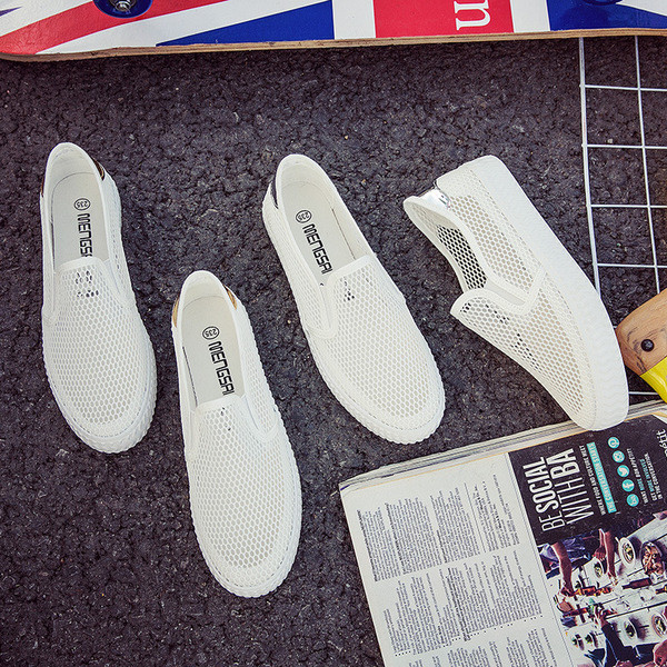 Δερμάτινα πάνινα παπούτσια με μεταλλική διακόσμηση