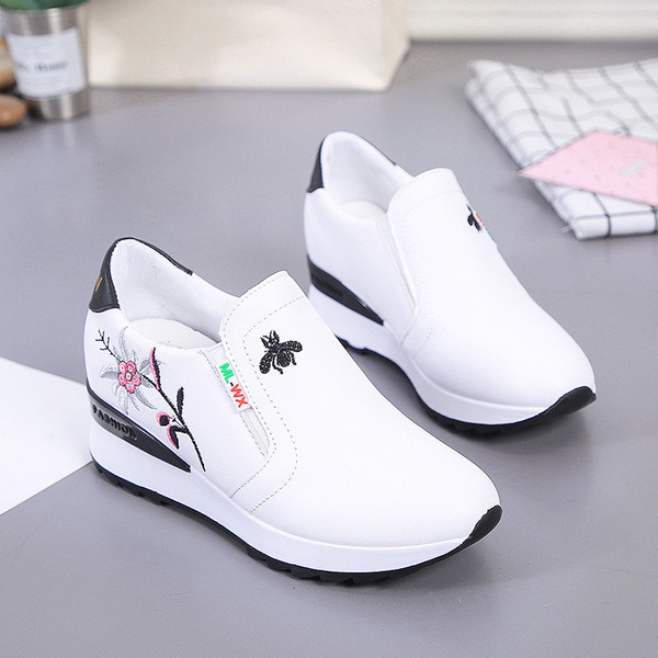 Adidasi moderni de dama in mai multe culori cu broderie colorata - doua modele