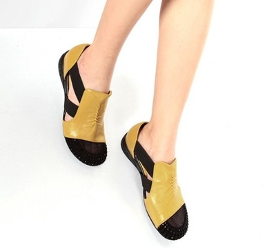 Women`s closed sandals with mesh in several colors
